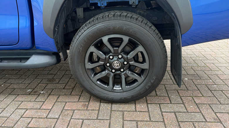 Toyota Hilux Diesel Invincible X D/Cab Pick Up 2.8 D-4D Auto